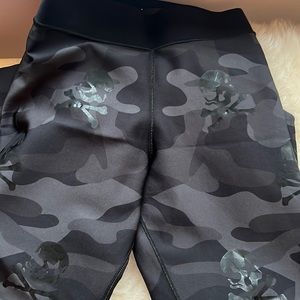 Ultracor Leggings! Size Small.